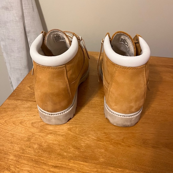 Timberlands 9.5 boots - Picture 4 of 6